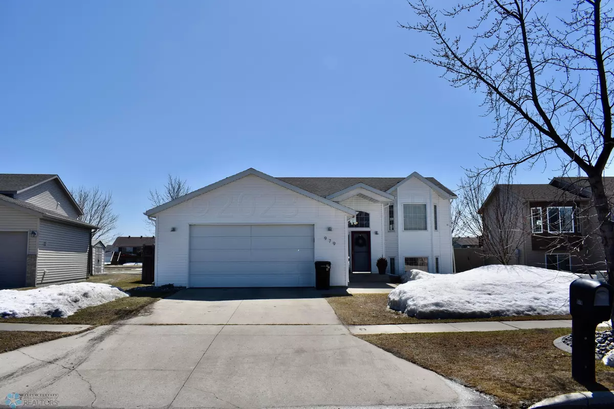 West Fargo, ND 58078,979 39 1/2 AVE W