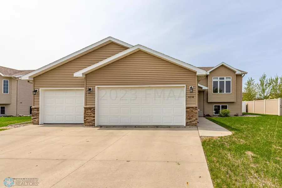 4518 SUNRISE DR W, West Fargo, ND 58078