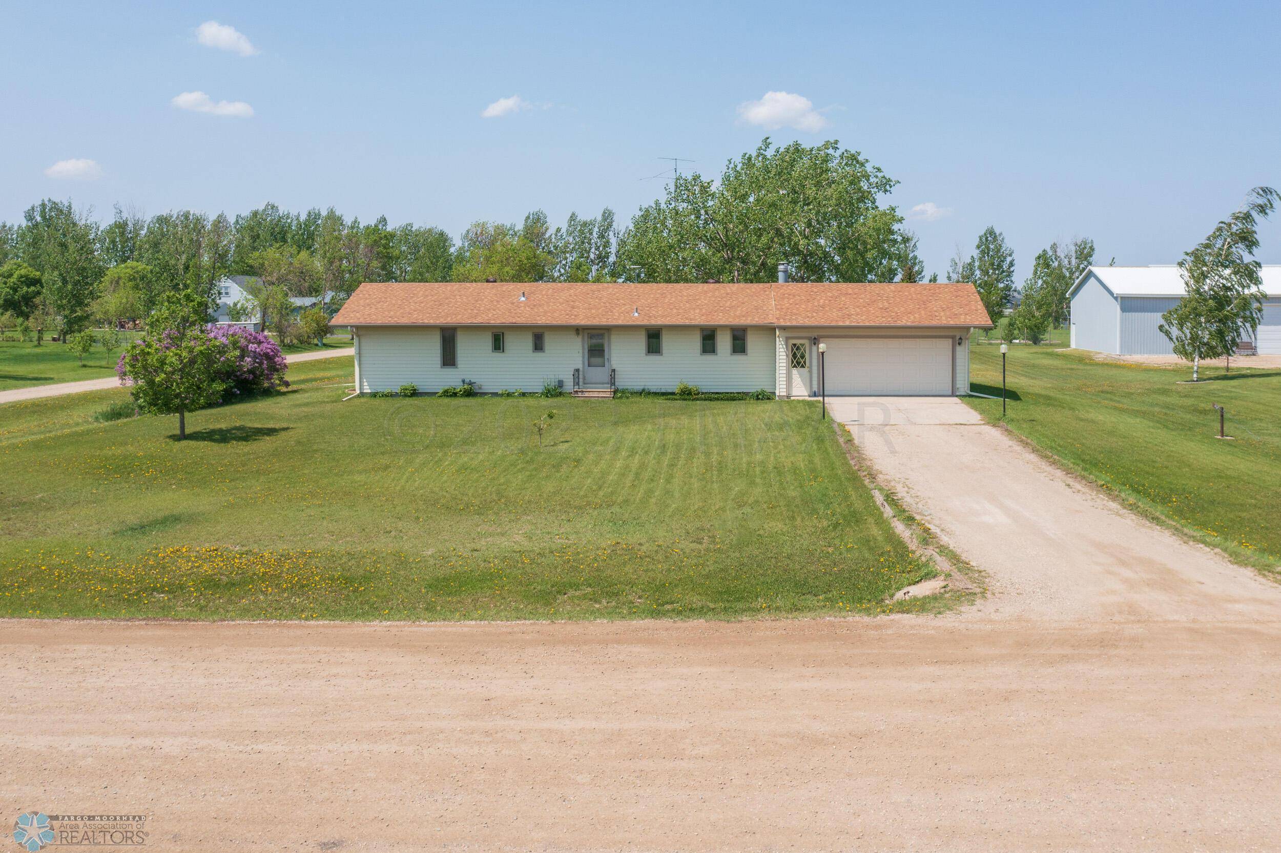 10213 COUNTY ROAD 17 S, Horace, ND 58047