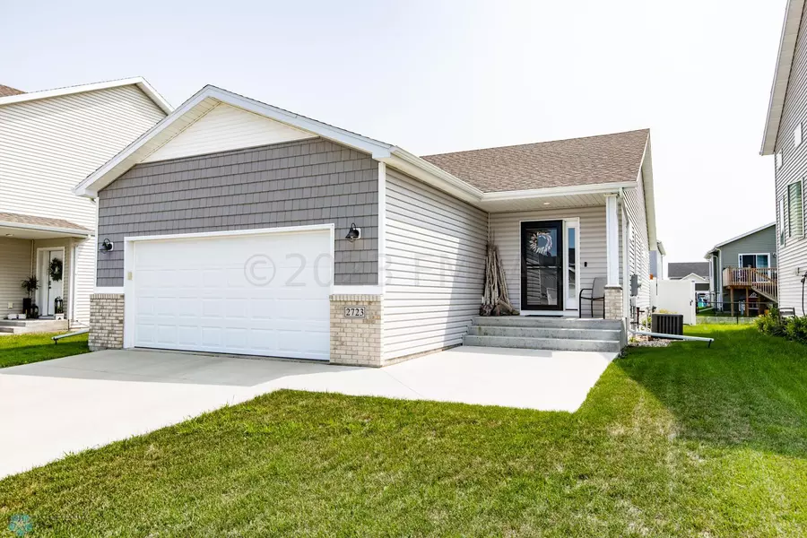 2723 WESTWOOD ST W, West Fargo, ND 58078