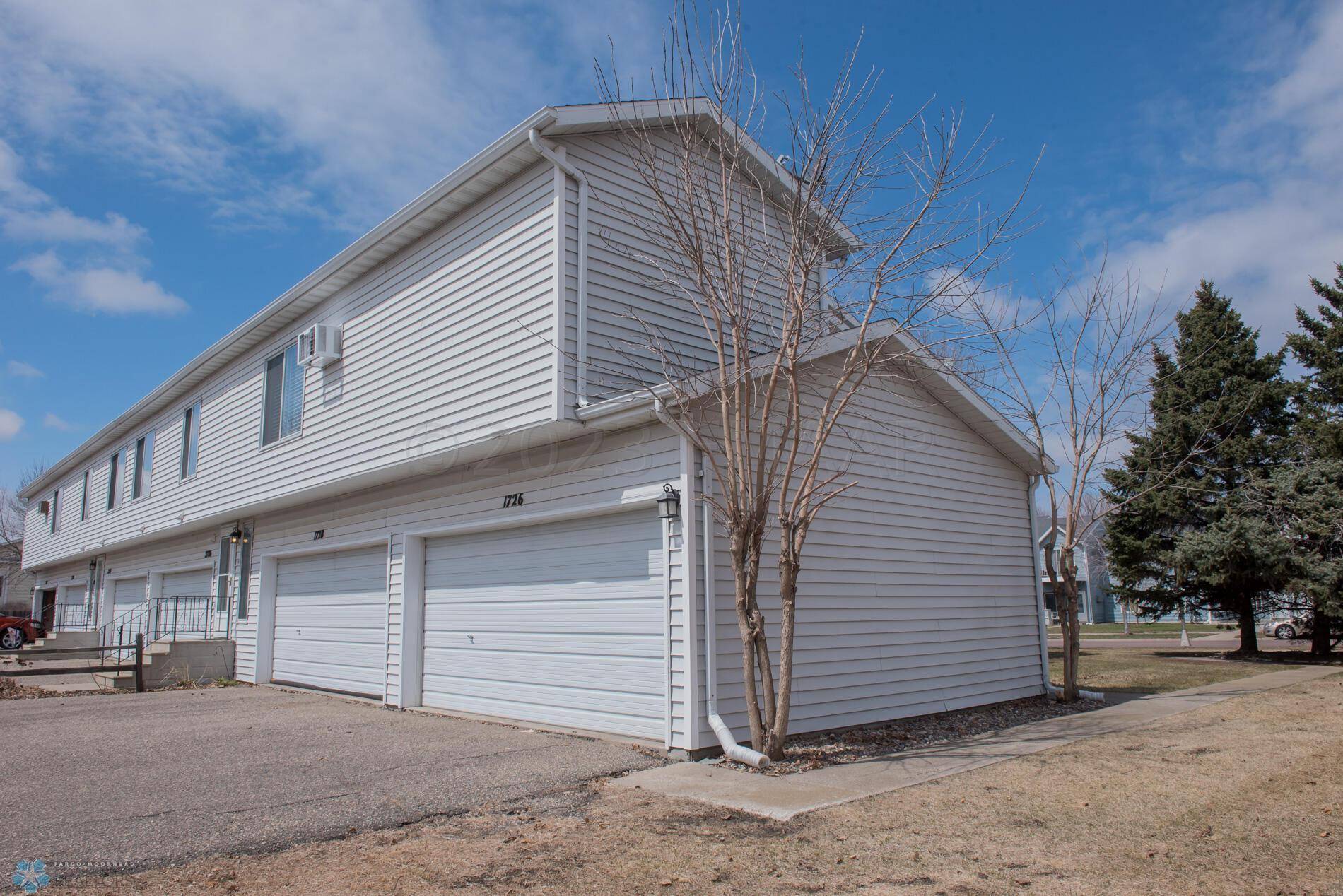 Fargo, ND 58103,1728 27 AVE S