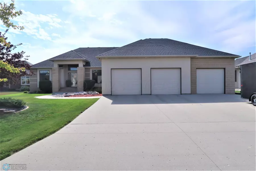 729 AUGUSTA PL, West Fargo, ND 58078