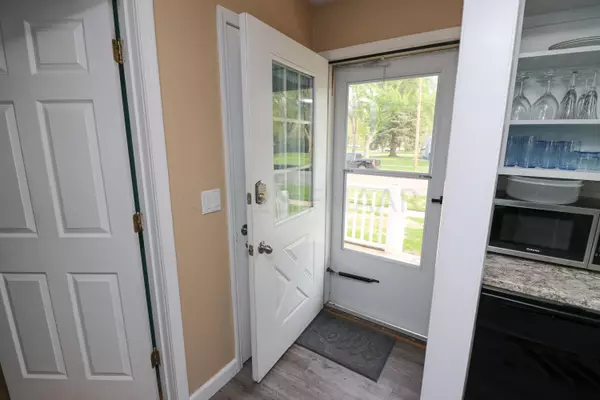 Moorhead, MN 56560,1605 5TH AVE S