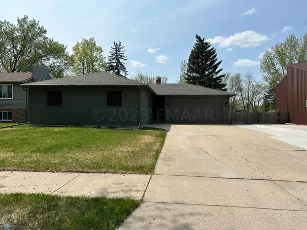 Fargo, ND 58103,1725 PRAIRIE LN S