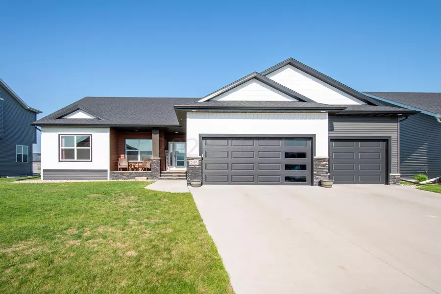 2404 10 ST W, West Fargo, ND 58078