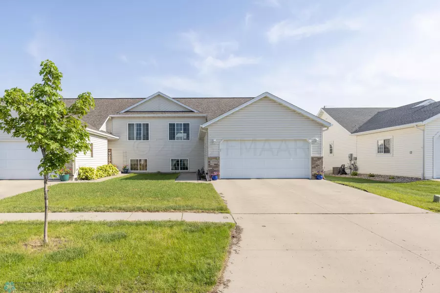 3559 EAGLE RUN DR, West Fargo, ND 58078