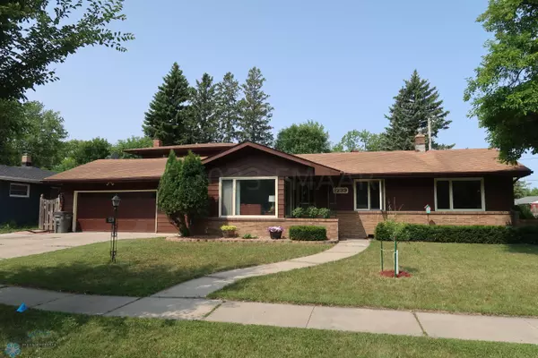 1239 15TH 1/2 ST N, Moorhead, MN 56560