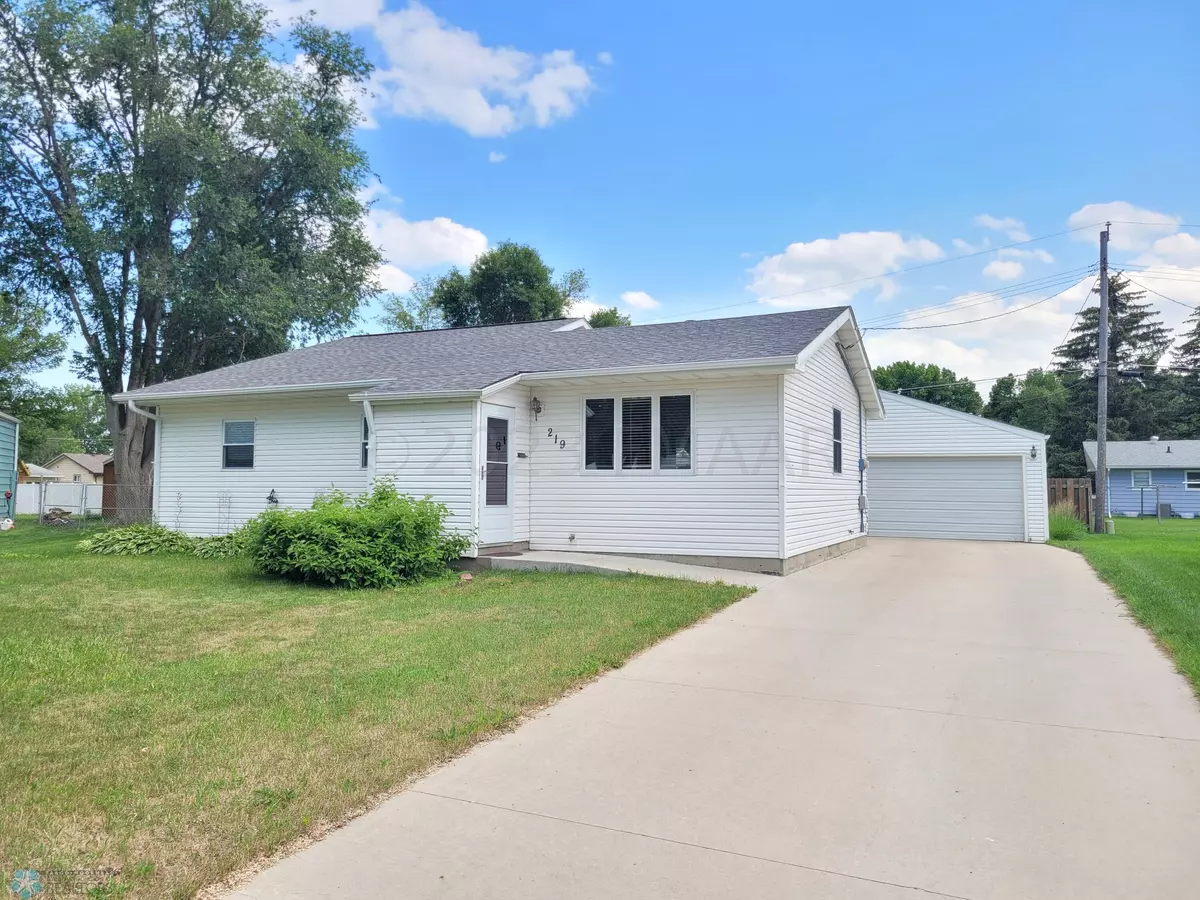 West Fargo, ND 58078,219 6 AVE E