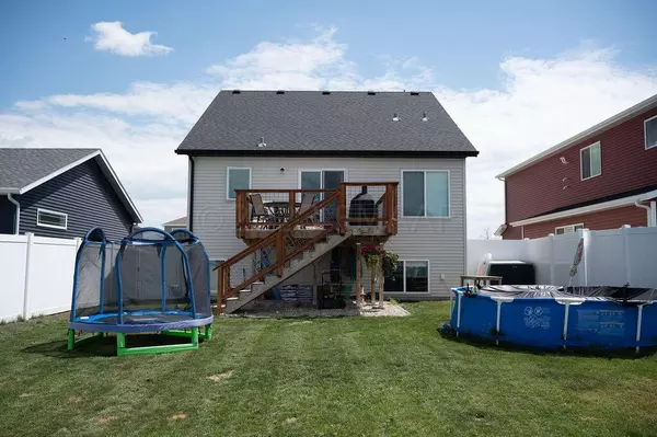 Horace, ND 58047,8081 GOLDFINCH DR