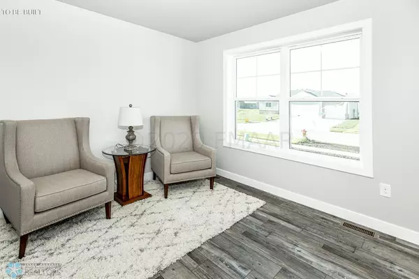 West Fargo, ND 58078,1323 26 AVE W