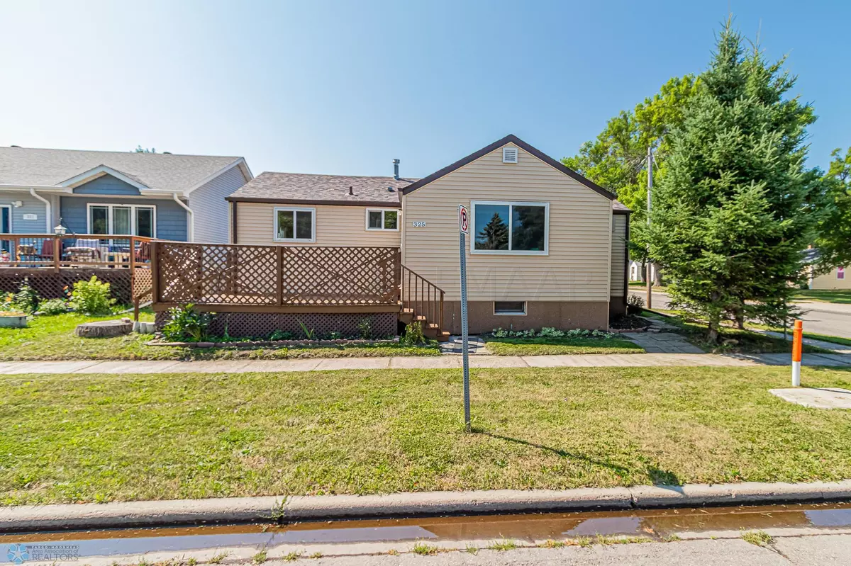 West Fargo, ND 58078,325 5TH AVE W