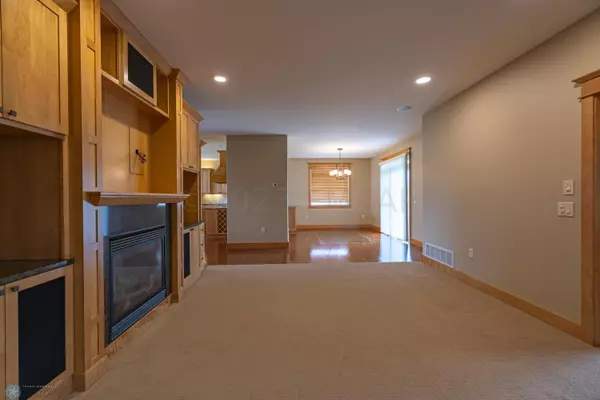 Fargo, ND 58104,4251 COVENTRY DR S