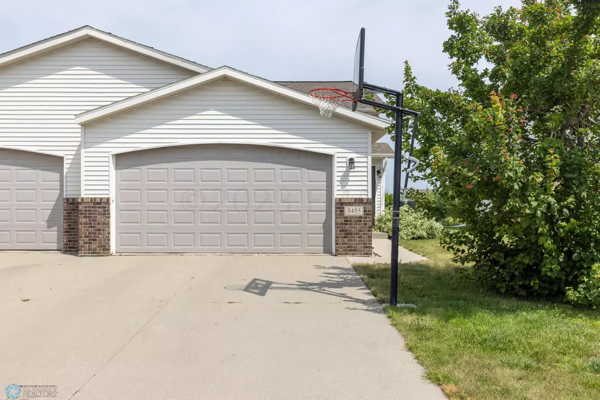 West Fargo, ND 58078,3455 EAGLE RUN LN