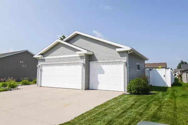 West Fargo, ND 58078,4424 NEWPORT LN