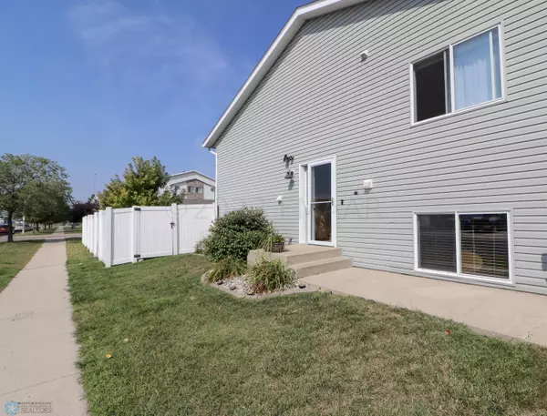 Fargo, ND 58103,2947 WHEATLAND DR S