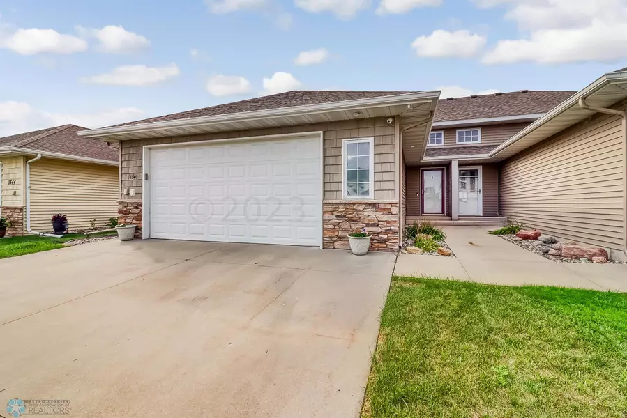 1540 19 AVE E, West Fargo, ND 58078