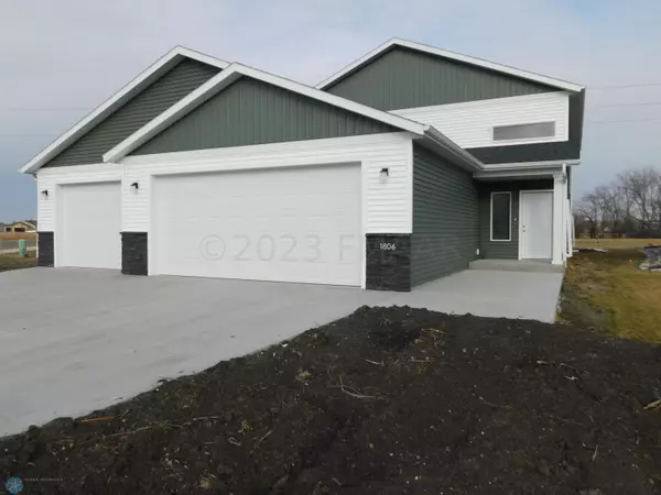 Fargo, ND 58104,1806 65 AVE S