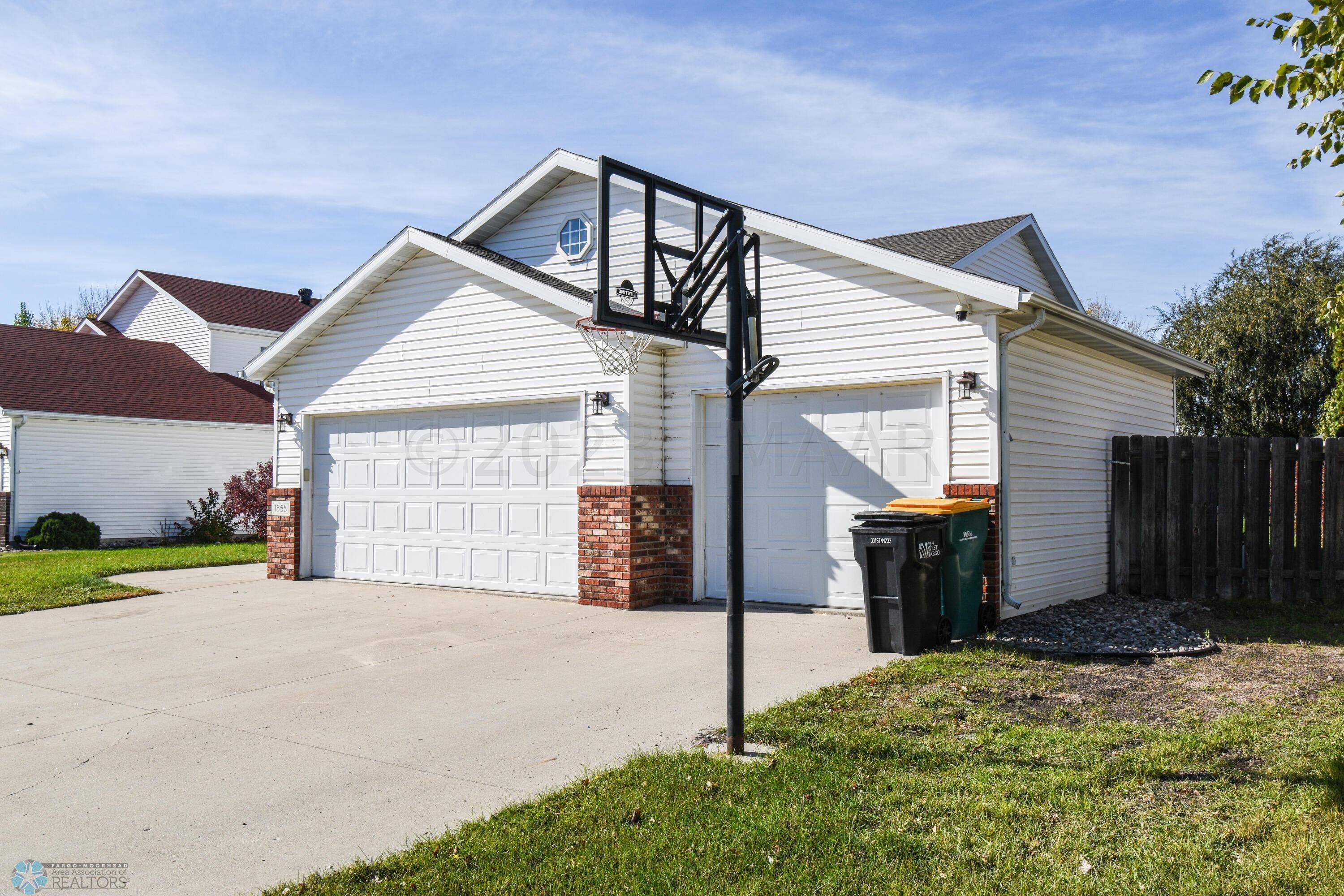 West Fargo, ND 58078,1558 7 ST E