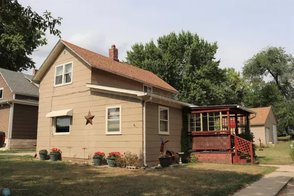 442 7TH ST NW, Valley City, ND 58072