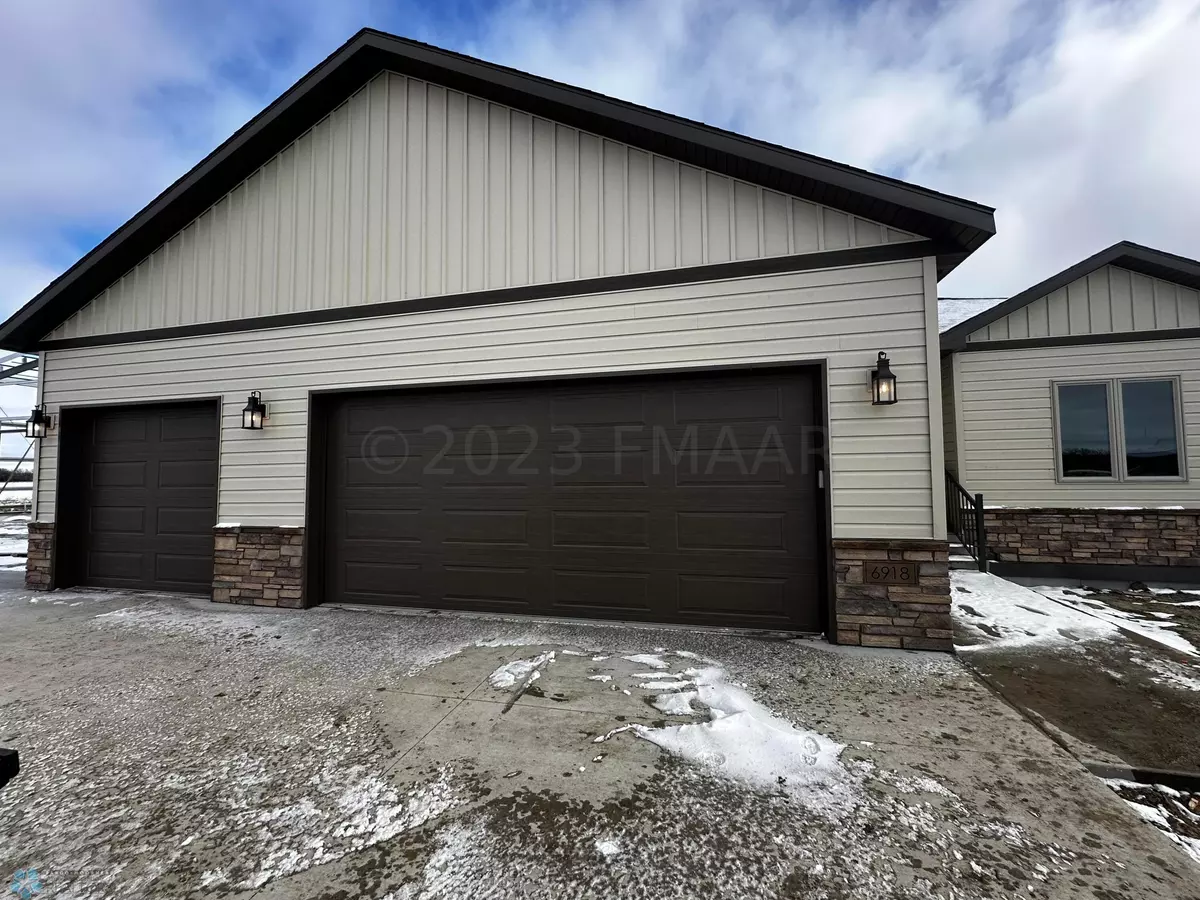 Moorhead, MN 56560,6918 2ND ST NW