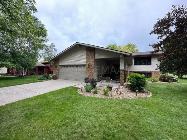 3809 4TH ST S, Moorhead, MN 56560