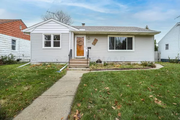 1517 BROADWAY ST N, Fargo, ND 58102