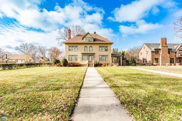 723 8 ST S, Fargo, ND 58103