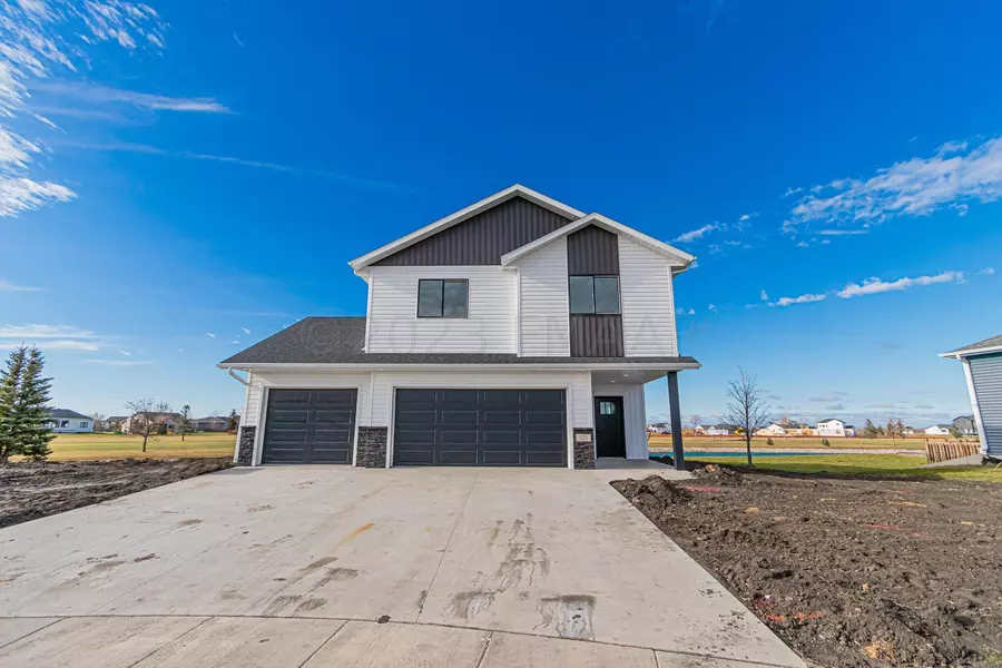 102 LINDSEY CT, Mapleton, ND 58059