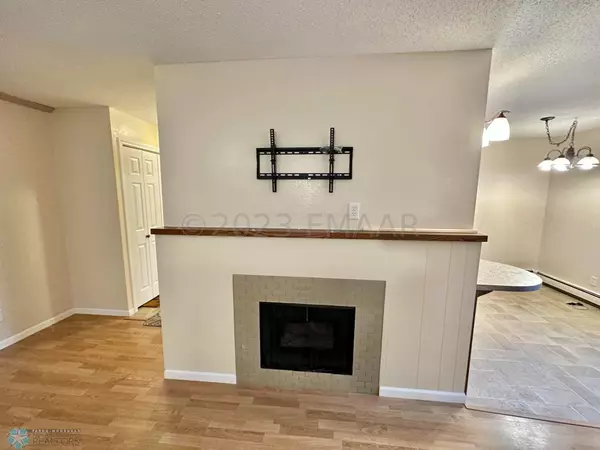 Fargo, ND 58103,2417 DEMORES DR S #UNIT 5