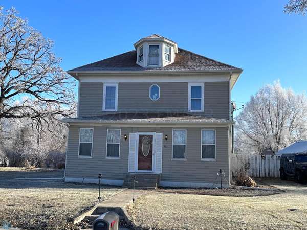 705 HARRIS ST, Lisbon, ND 58054