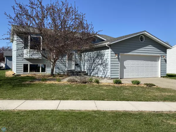 1605 28 1/2 AVE S, Fargo, ND 58103