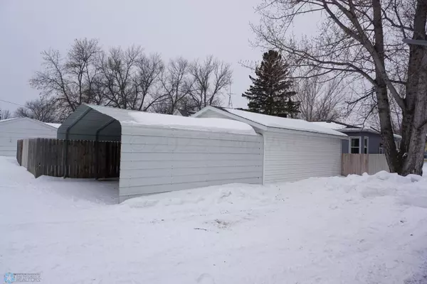 Barnesville, MN 56514,110 5 ST NE