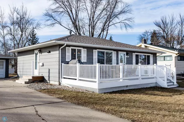 West Fargo, ND 58078,326 CEDAR LN