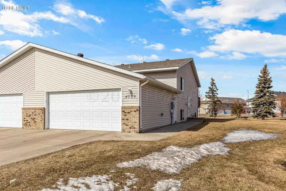 Fargo, ND 58104,4729 TOWNSITE PL S