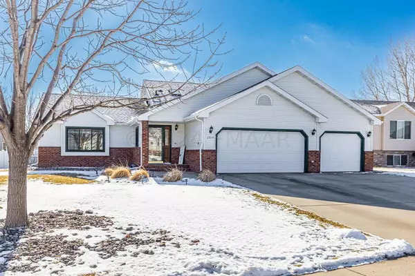 2814 36 AVE S,  Fargo,  ND 58104