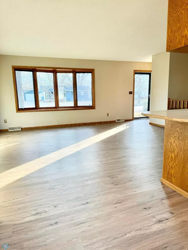 Moorhead, MN 56560,441 CEDAR LN