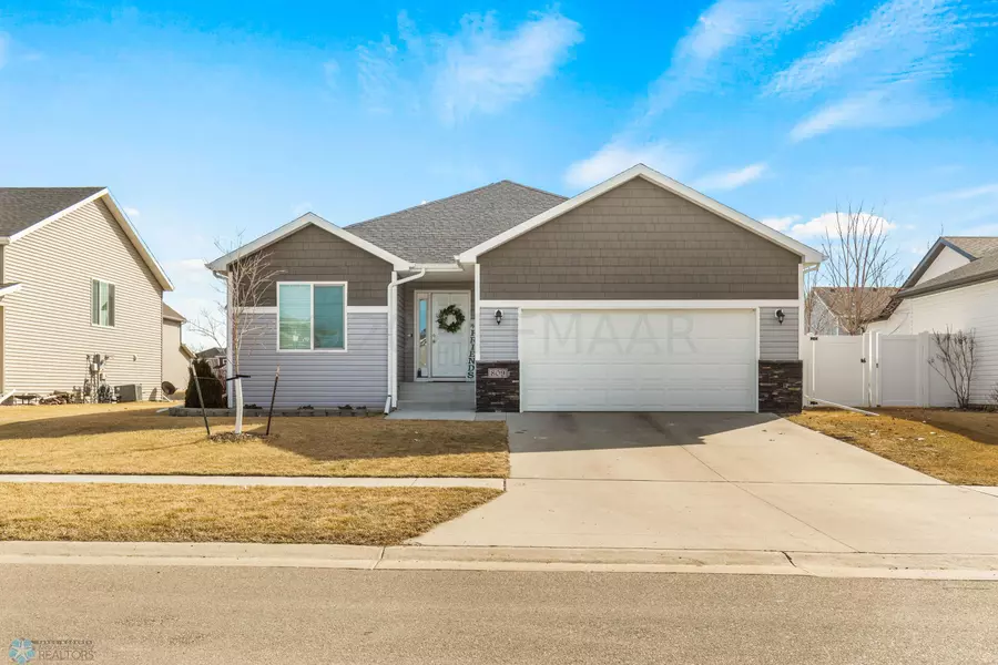 809 ALBERT DR W, West Fargo, ND 58078