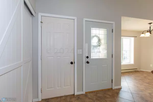 Fargo, ND 58103,805 48TH ST S