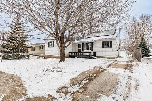 110 4 AVE E,  West Fargo,  ND 58078