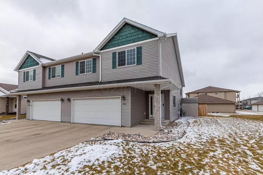 2785 UMBER CT S, Fargo, ND 58104