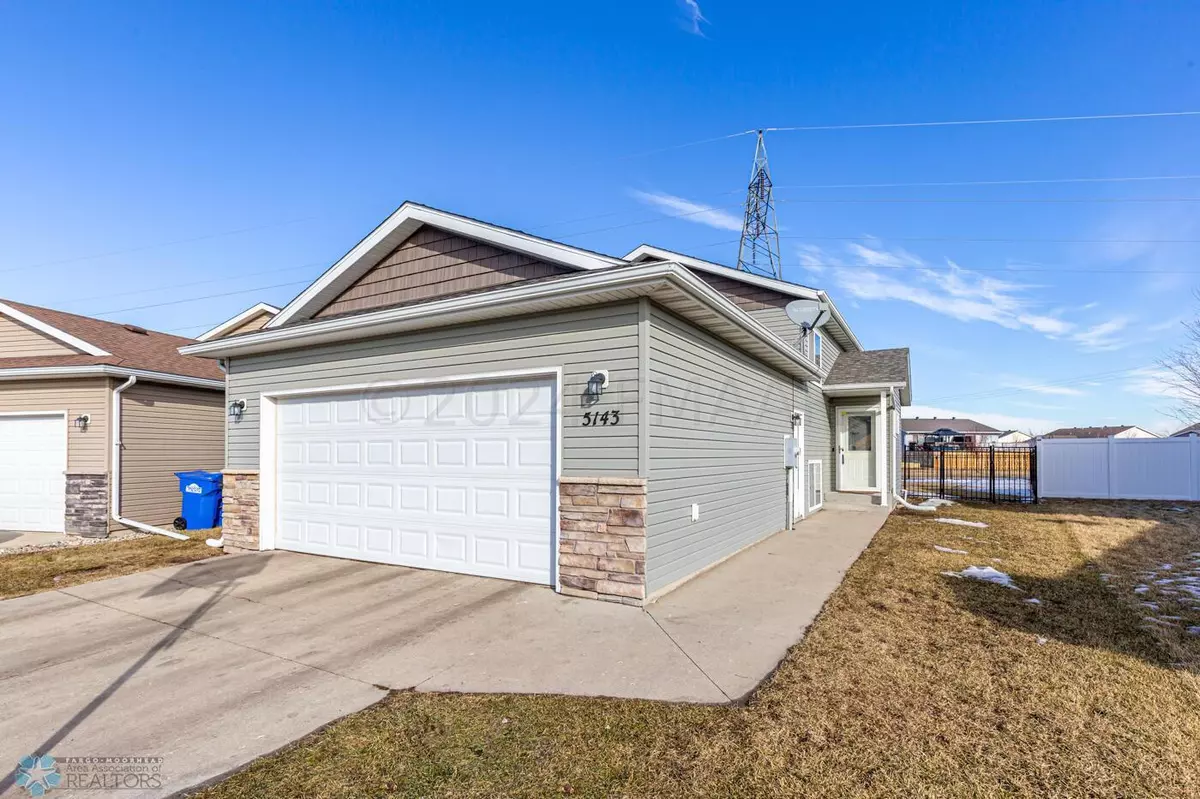 Fargo, ND 58104,5143 49 AVE S