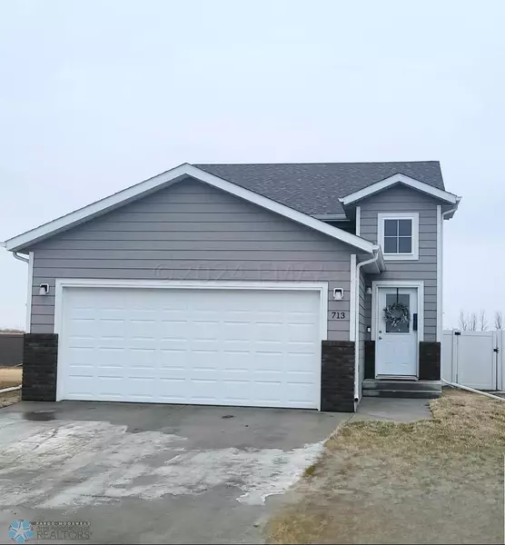 713 2 AVE, Horace, ND 58047