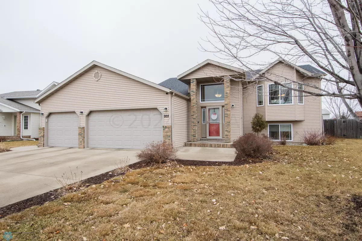 West Fargo, ND 58078,928 16 AVE W
