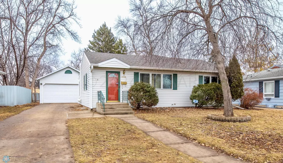 Moorhead, MN 56560,1512 16TH ST S