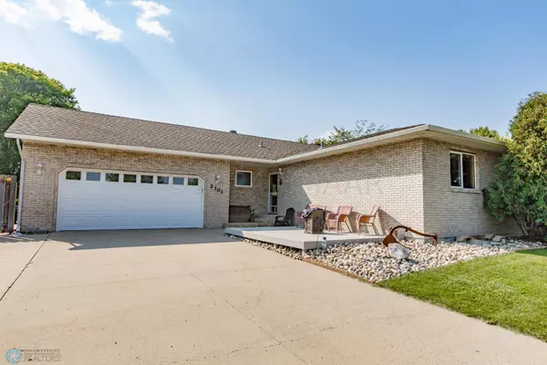 Fargo, ND 58103,2303 32 ST S