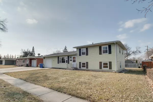 Fargo, ND 58102,3126 8 ST N