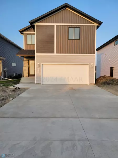 8068 GOLDFINCH DR, Horace, ND 58047