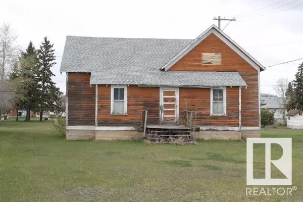 4830 50 AV, Elk Point, AB T0A 1A0