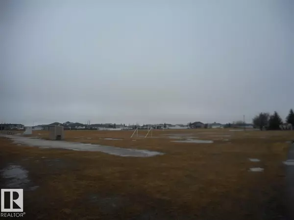 Vegreville, AB T9C 1E2,5822 44a ST