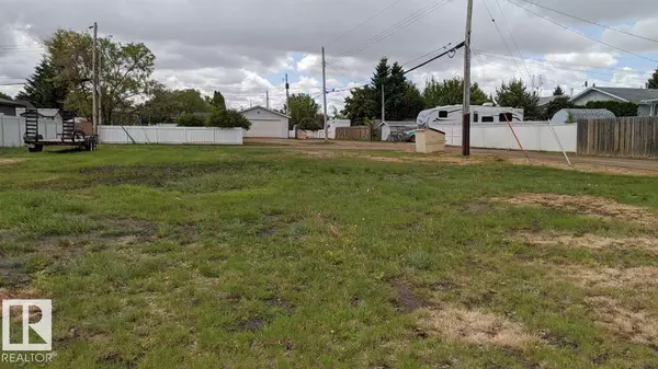 Vegreville, AB T9C 1X3,4861 & 4865 59 AV